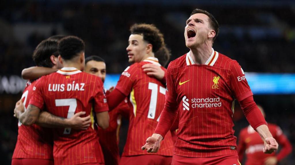 Gelandang Liverpool