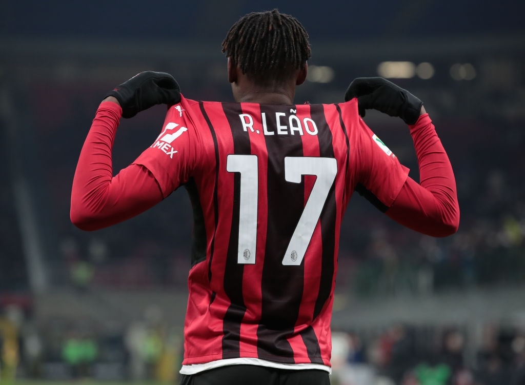 Leao Dekati Bayern, Liverpool 'Serobot' Transfer