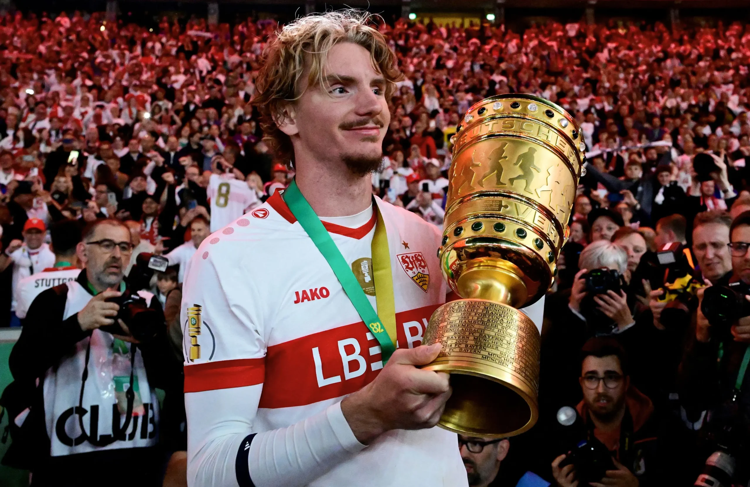 Nick Woltemade: Messi Dua Meter dari Stuttgart