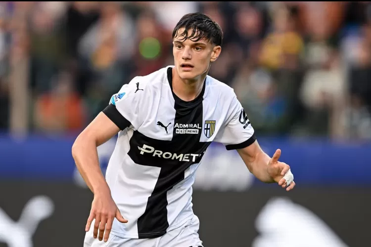 Liverpool Amankan Transfer Bek Muda Giovanni Leoni