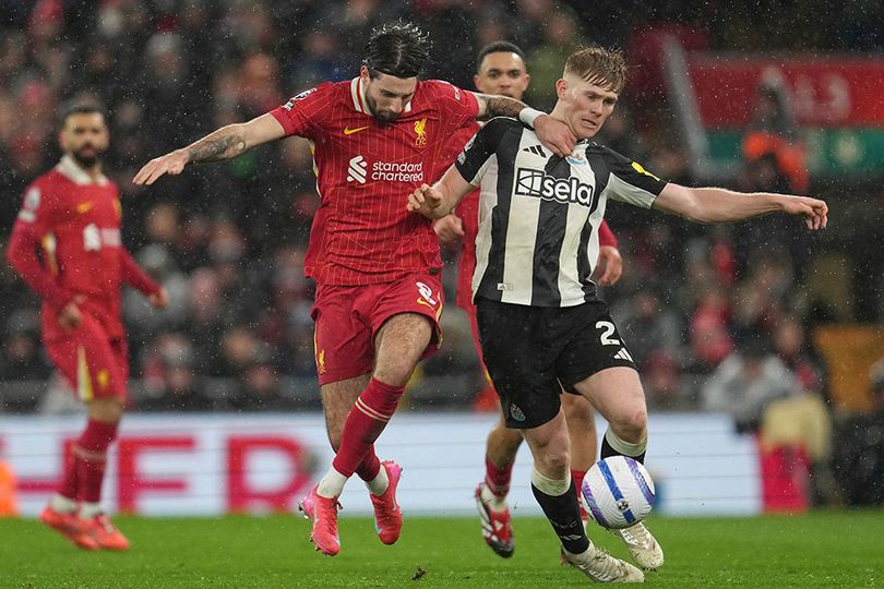 Liverpool vs Newcastle: Drama Gol Rio Ngumoha