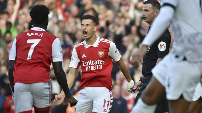 Arsenal Menempel Liverpool Usai Kemenangan Dramatis