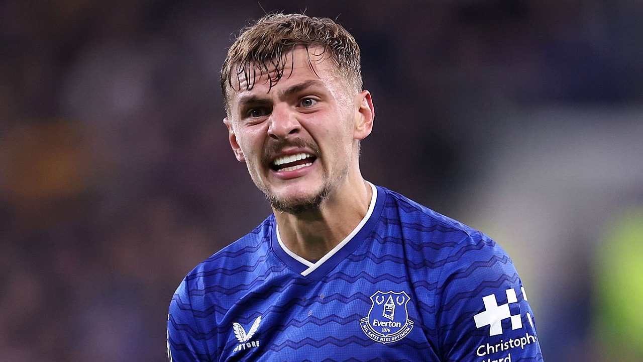 Kiernan Dewsbury-Hall Everton Kritik Wasit Usai Kartu Kelima