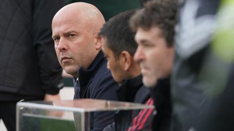 Arne Slot di Ujung Tanduk Jelang West Ham vs Liverpool