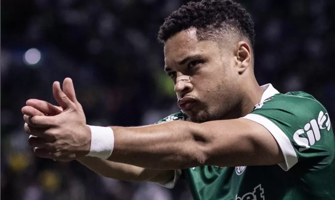 Vitor Roque Diburu Tiga Klub Premier League