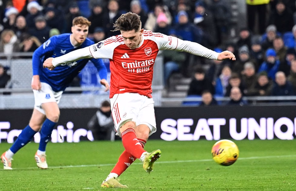 Everton vs Arsenal: Penalti Bawa The Gunners Menang